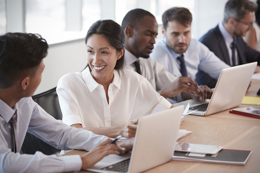 people talking at work without social anxiety